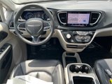 Used 2023 Chrysler Pacifica Touring-L image 4