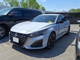 Used 2023 Nissan Altima 2.5 SR w/ SR Premium Package image 2