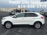 Used 2022 Ford Edge Titanium image 2