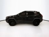 Used 2019 Jeep Cherokee Trailhawk image 4