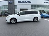 Used 2023 Chrysler Pacifica Touring-L image 4