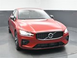 Used 2021 Volvo S60 T5 R-Design image 2