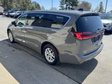 Used 2023 Chrysler Pacifica Touring-L image 5
