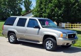 Used 2000 Cadillac Escalade 4WD image 2