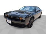 Used 2019 Dodge Challenger SXT image 4