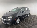 Used 2021 Chrysler Pacifica Touring-L image 3