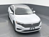 Used 2019 Volkswagen Jetta SEL image 3