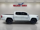 Used 2022 Toyota Tacoma SR5 w/ Technology Package image 2