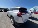 Used 2022 GMC Terrain SLE w/ Driver Convenience Package image 5