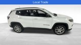 Used 2022 Jeep Compass Latitude image 2