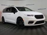 New 2025 Chrysler Pacifica Limited image 2