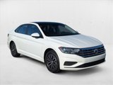 Used 2021 Volkswagen Jetta SE w/ SE Cold Weather Package image 3