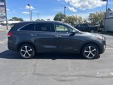 Used 2017 Kia Sorento EX image 2