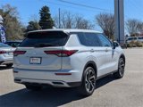 Used 2024 Mitsubishi Outlander SE image 3