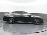 Used 2022 Toyota Camry SE image 2