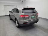 Used 2016 Kia Sorento LX w/ LX Convenience Package image 5