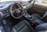 Certified 2025 Porsche Macan image 4