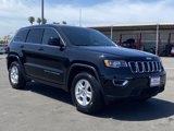 Used 2017 Jeep Grand Cherokee Laredo image 2