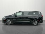 Used 2024 Chrysler Pacifica Select image 4