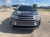 Used 2017 Toyota Highlander LE image 3