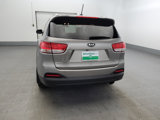 Used 2017 Kia Sorento LX image 6