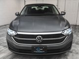 Used 2024 Volkswagen Jetta SE w/ Panoramic Sunroof Package image 2