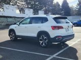 Certified 2022 Volkswagen Taos SEL image 5