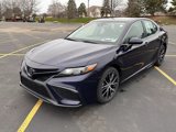 Used 2022 Toyota Camry SE image 3