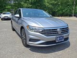 Used 2021 Volkswagen Jetta SE w/ SE Cold Weather Package image 2