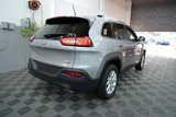 Used 2016 Jeep Cherokee Latitude image 4