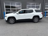 Used 2023 GMC Acadia SLT image 2