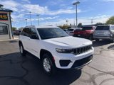 Used 2023 Jeep Grand Cherokee Laredo image 3