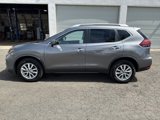 Used 2019 Nissan Rogue SV image 2