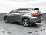 Used 2019 Toyota Highlander LE image 4