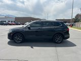 Used 2022 Volkswagen Tiguan SE w/ Panoramic Sunroof Package image 2
