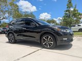 Used 2017 Nissan Rogue SL w/ SL Premium Package image 2