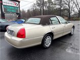Used 2007 Lincoln Town Car Signature Limited image 6