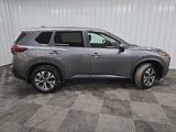 Used 2022 Nissan Rogue SV image 2