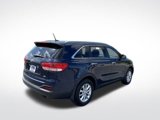 Used 2016 Kia Sorento LX image 4