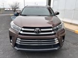 Used 2017 Toyota Highlander Limited image 3