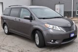 Used 2017 Toyota Sienna XLE image 3