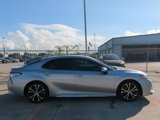 Used 2020 Toyota Camry SE image 2