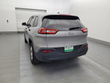 Used 2015 Jeep Cherokee Sport image 6