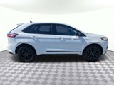 Used 2023 Ford Edge SE w/ Black Appearance Package image 2