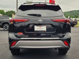New 2025 Toyota Highlander Platinum image 4