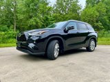 Used 2023 Toyota Highlander Limited image 2