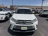 Used 2017 Toyota Highlander Plus image 2