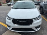 Used 2021 Chrysler Pacifica Touring-L image 2
