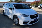 New 2025 Chrysler Pacifica Select image 3