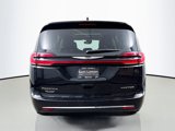 Used 2023 Chrysler Pacifica Limited image 6